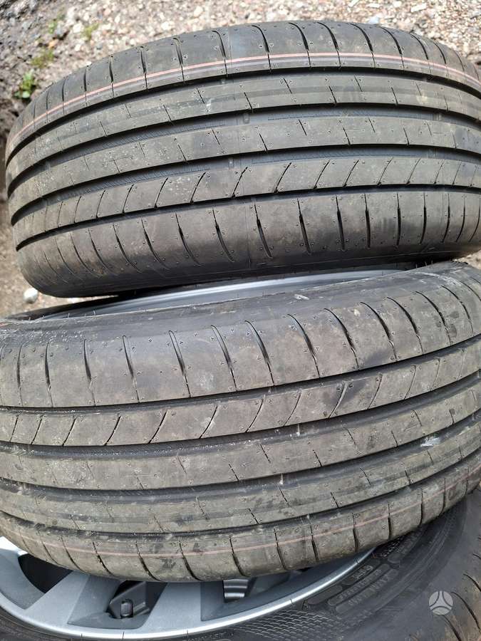 Goodyear, summer 215/50 R18