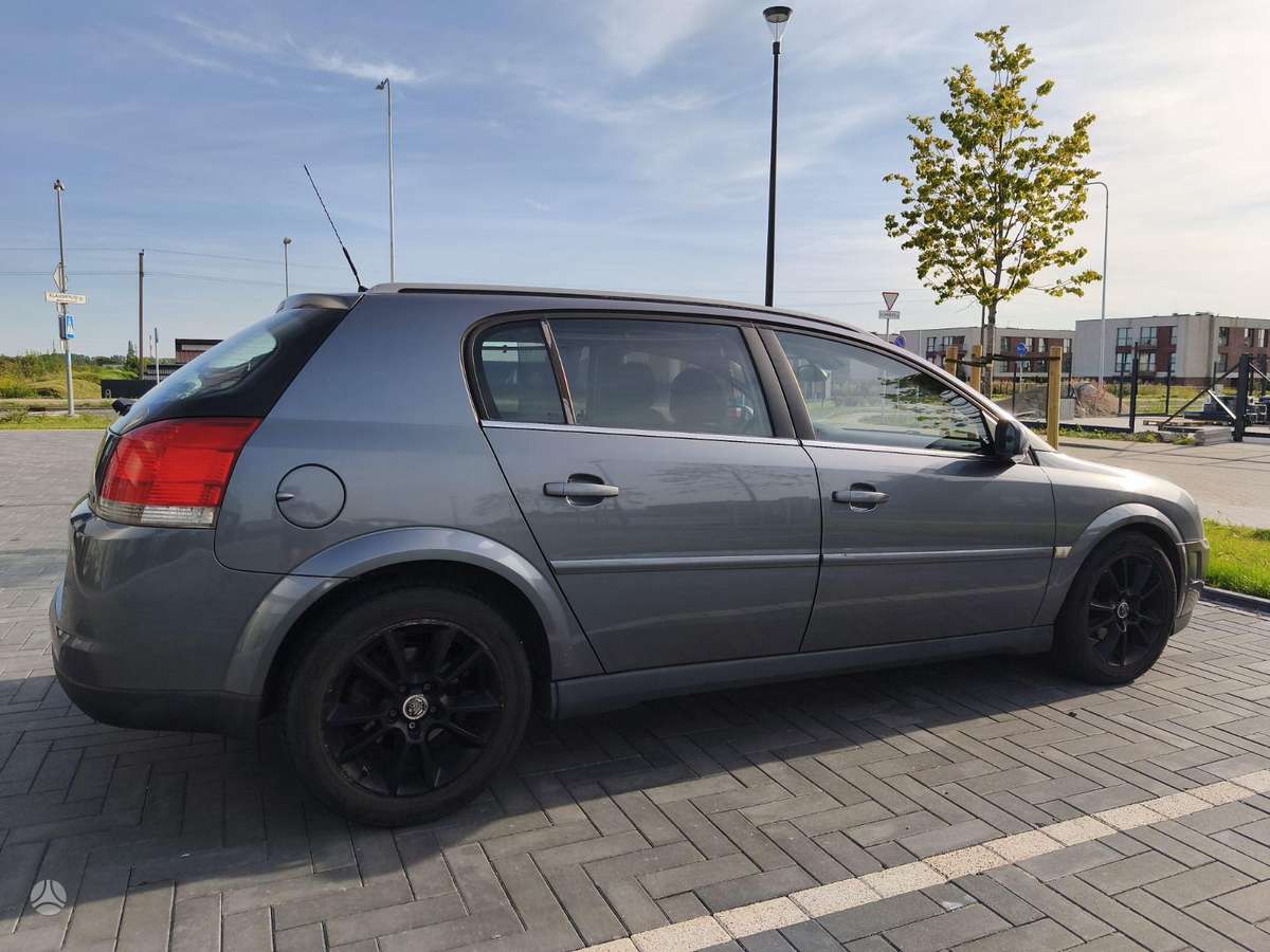 Opel Signum, 2.2 l., hatchback