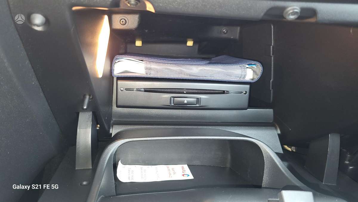 Peugeot 208, 1.2 l., hatchback