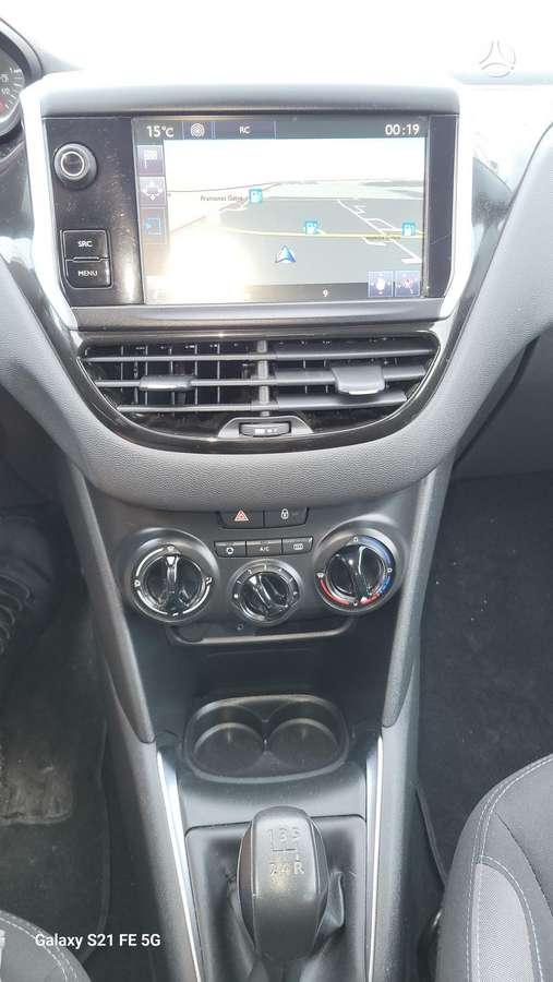 Peugeot 208, 1.2 l., hatchback