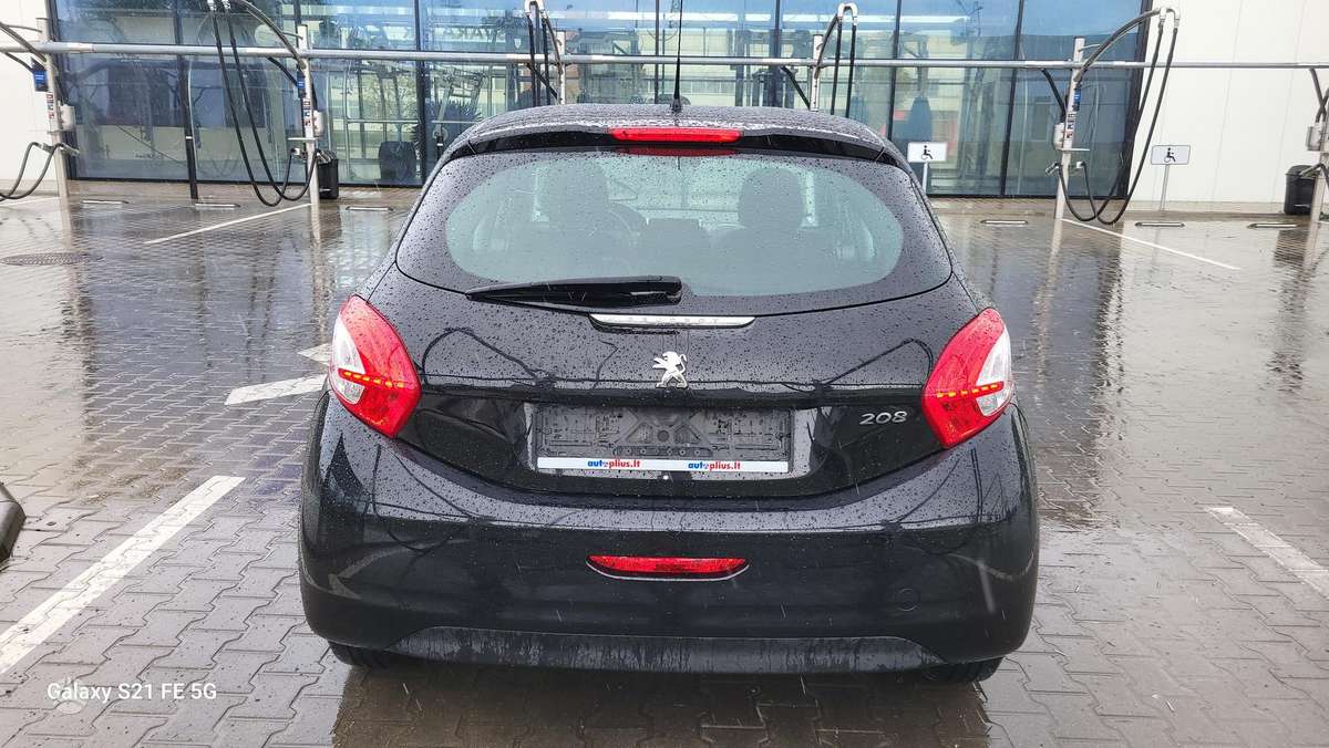 Peugeot 208, 1.2 l., hatchback