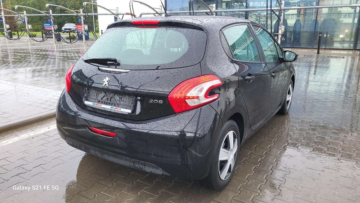 Peugeot 208, 1.2 l., hatchback