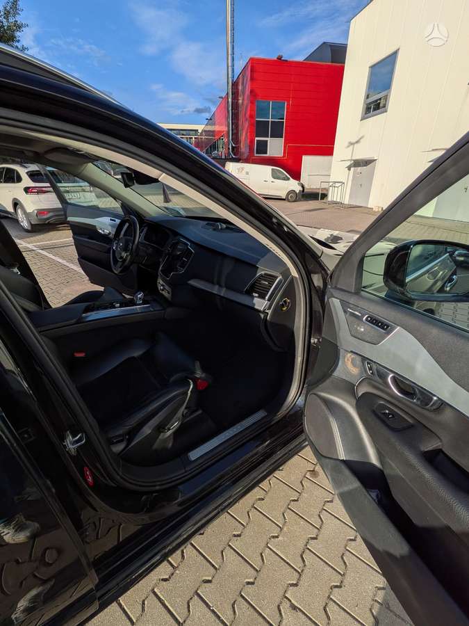 Volvo XC90 - 11