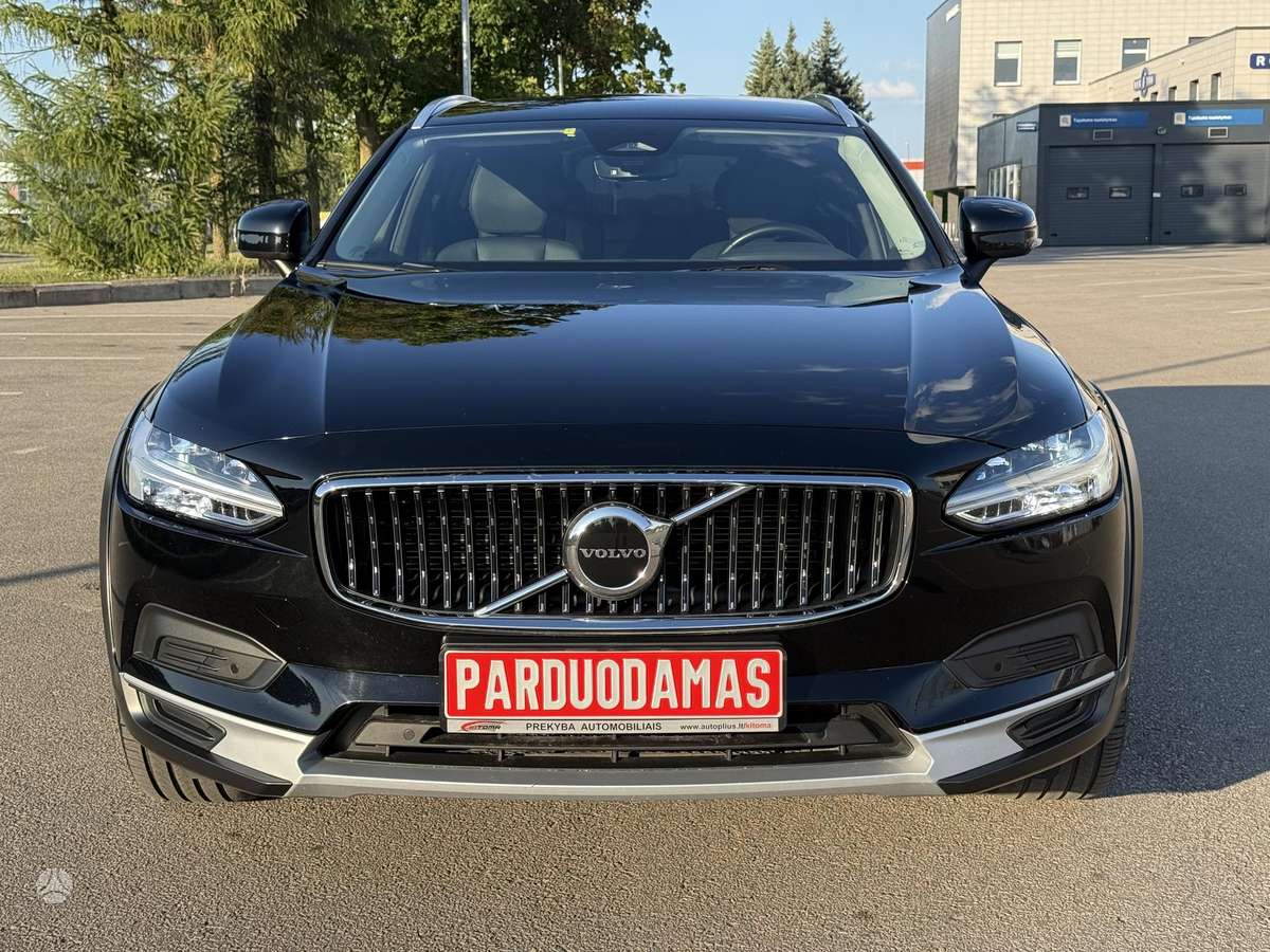 Volvo V90 Cross Country - 4