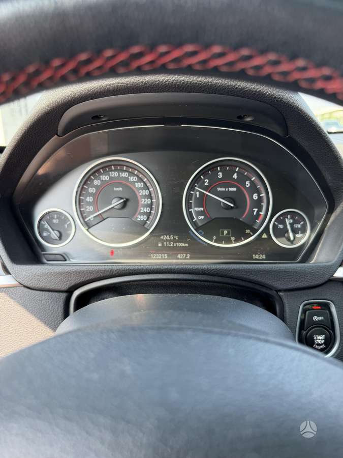 BMW 330, 2.0 l., Седан