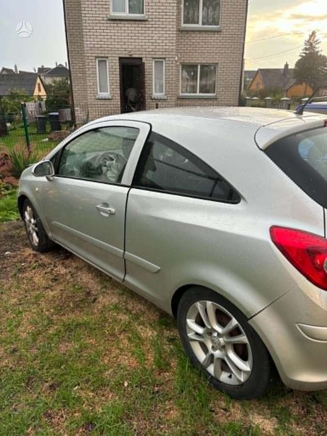 Opel Corsa, 1.4 l., Хэтчбек