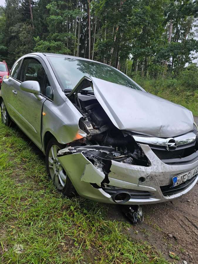 Opel Corsa, 1.4 l., Хэтчбек