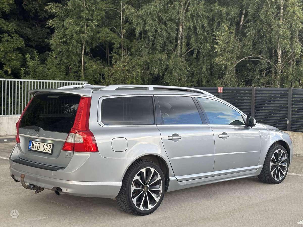 Volvo V70, 2.0 l., Универсал