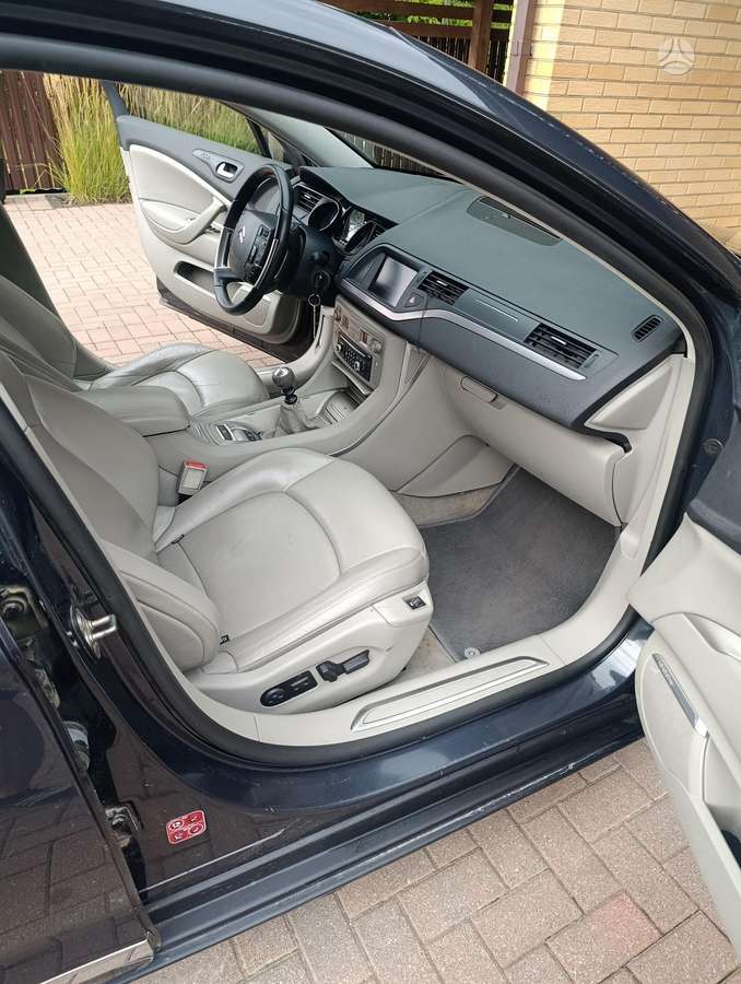 Citroen C5, 2.2 l., Седан