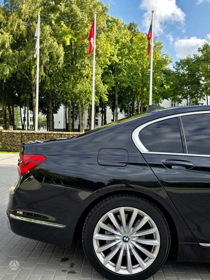 BMW 730, 3.0 l., Седан
