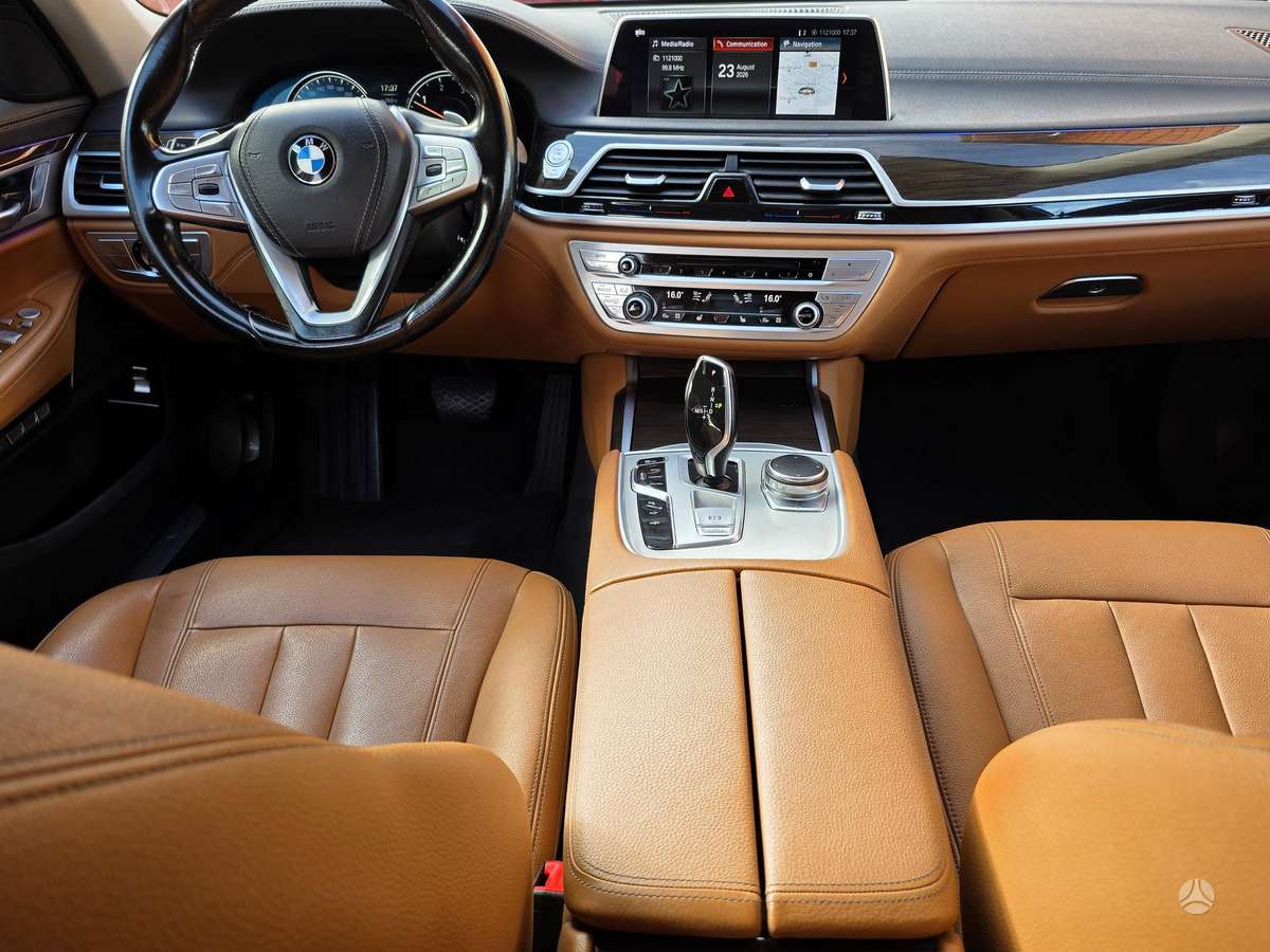 BMW 730, 3.0 l., Седан