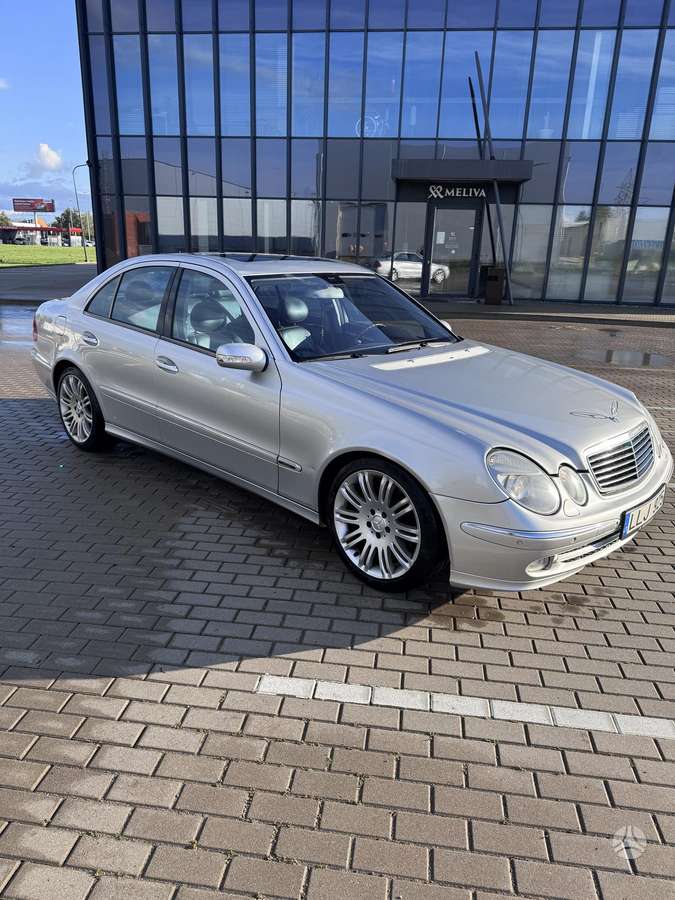 Mercedes-Benz E320, 3.2 l., Седан