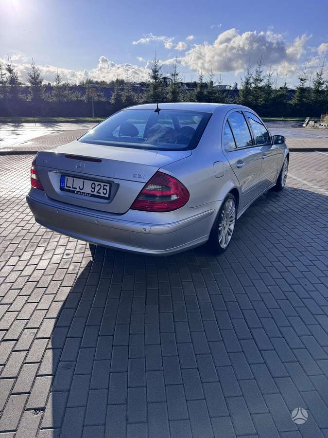 Mercedes-Benz E320, 3.2 l., Седан