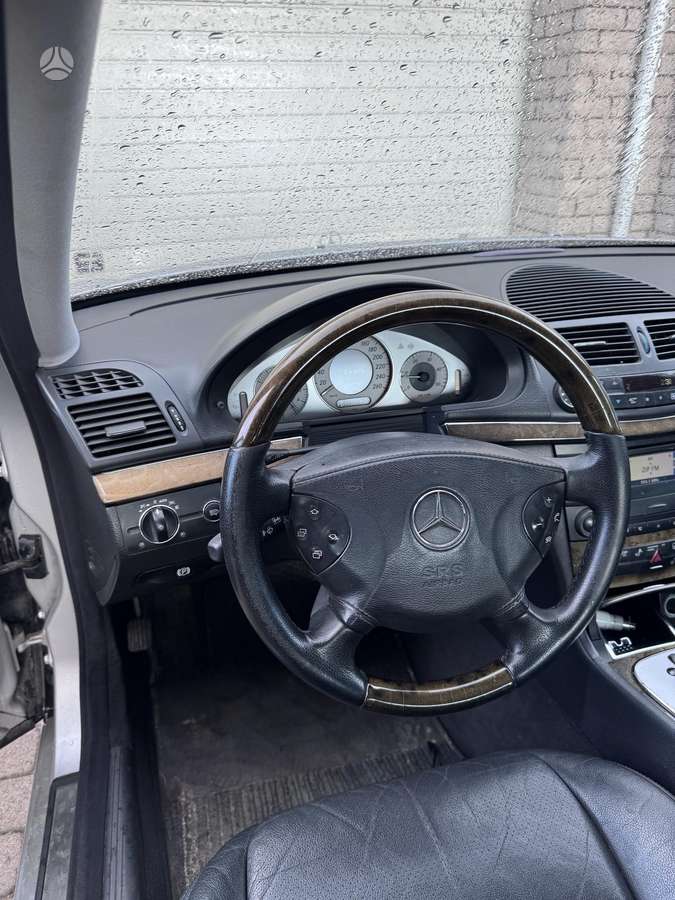 Mercedes-Benz E320, 3.2 l., Седан