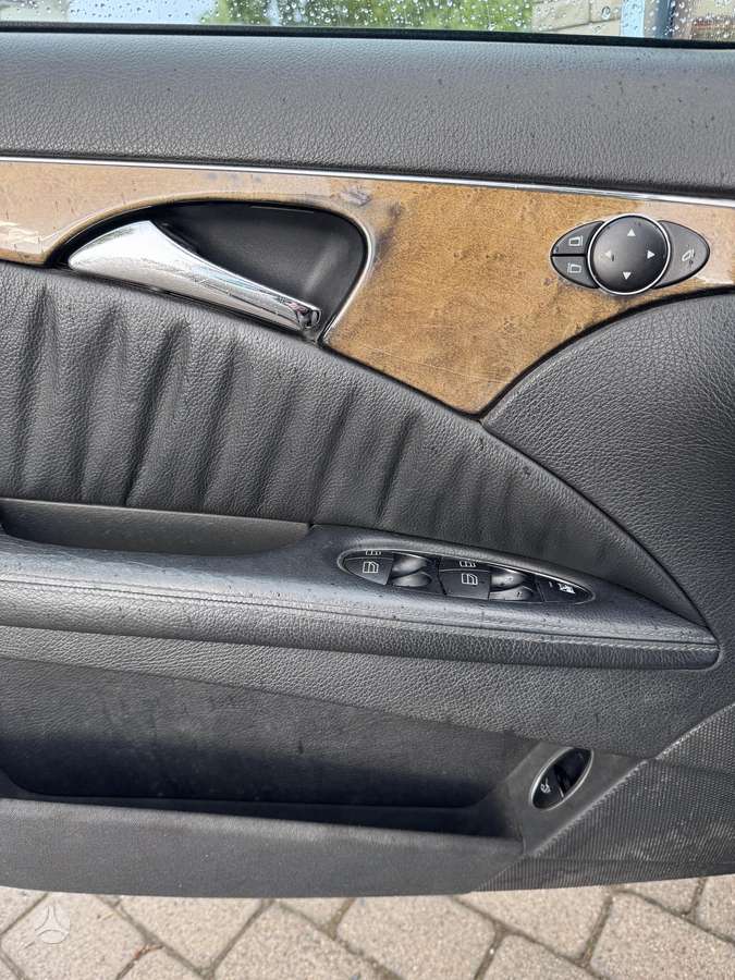 Mercedes-Benz E320, 3.2 l., Седан