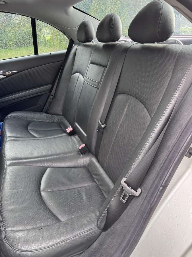 Mercedes-Benz E320, 3.2 l., Седан