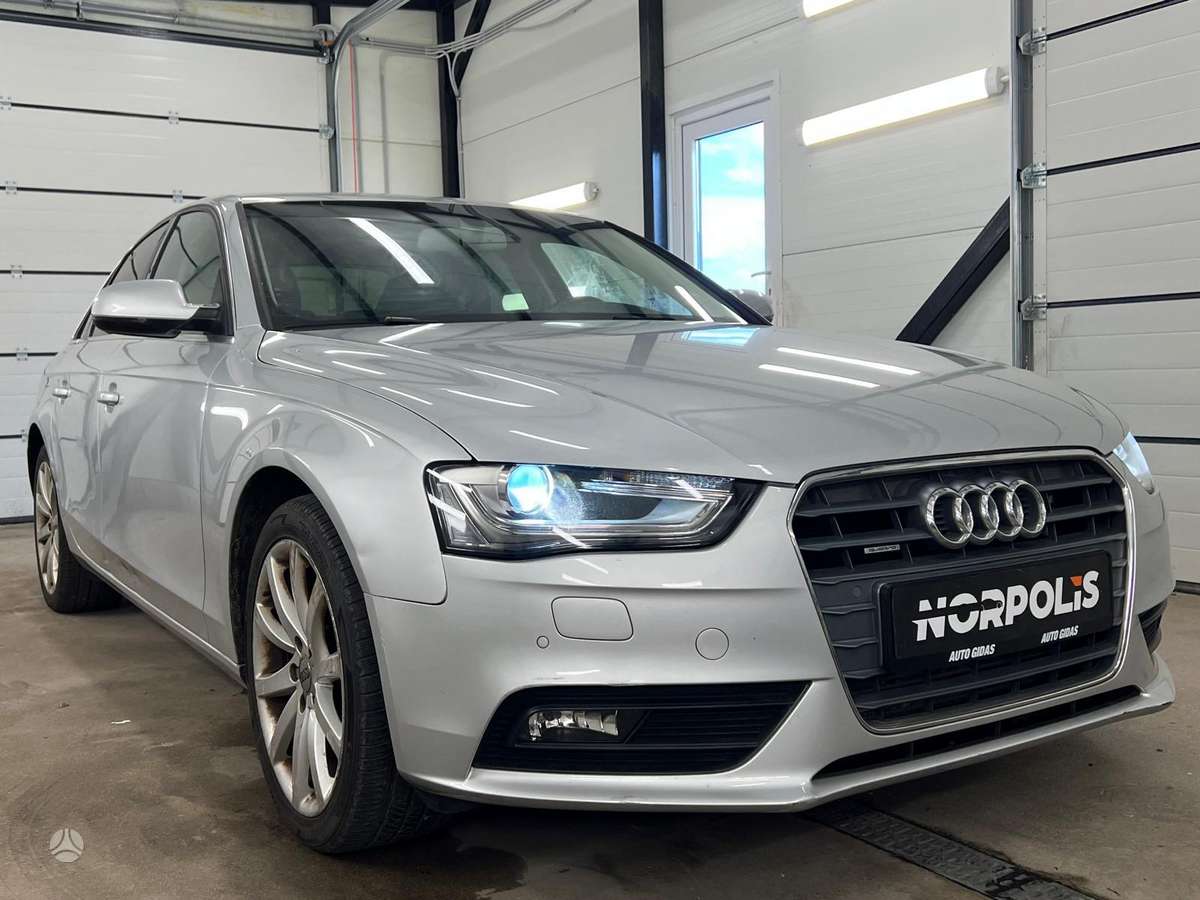 Audi A4, 2.0 l., Седан