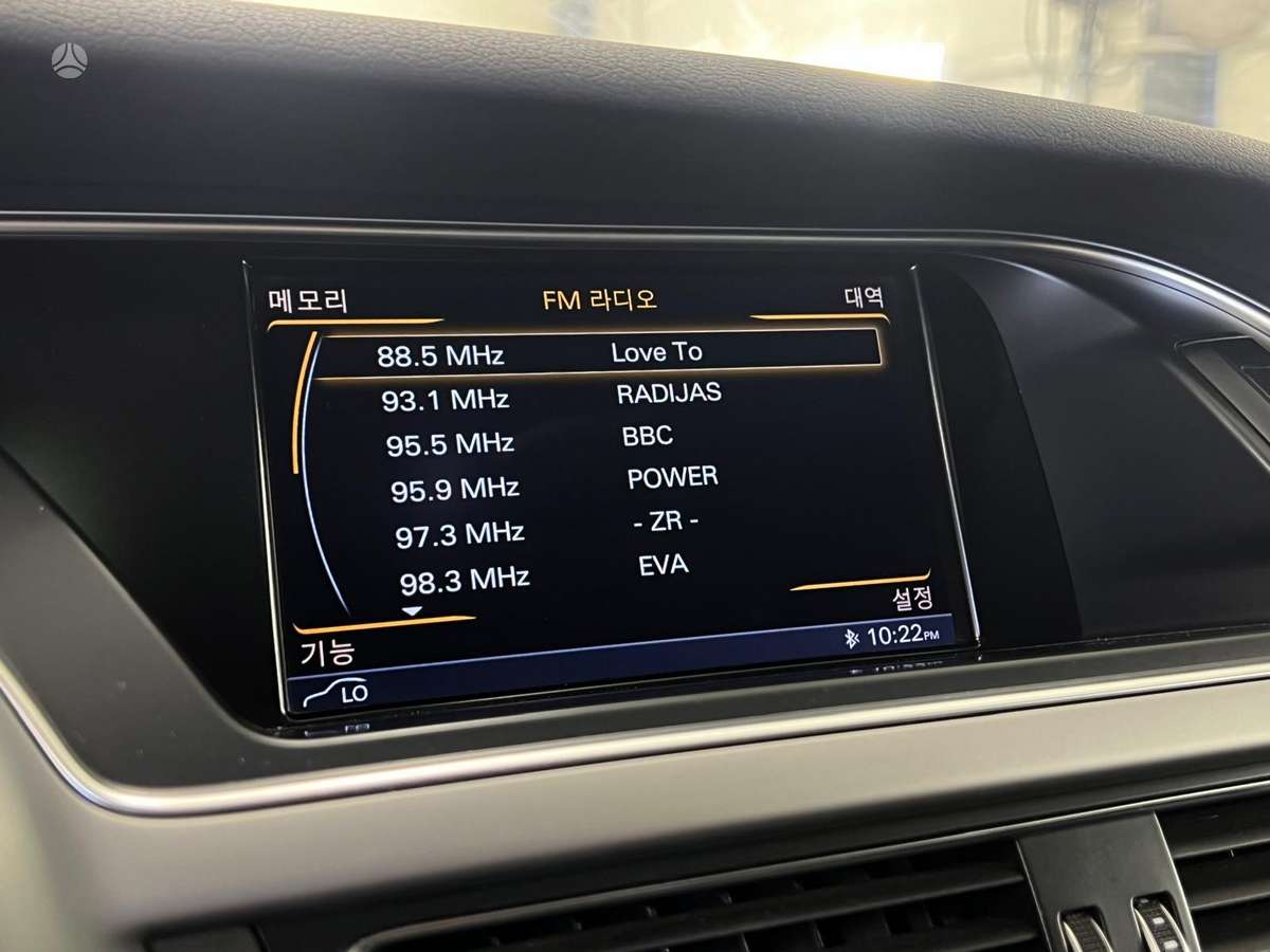 Audi A4, 2.0 l., Седан