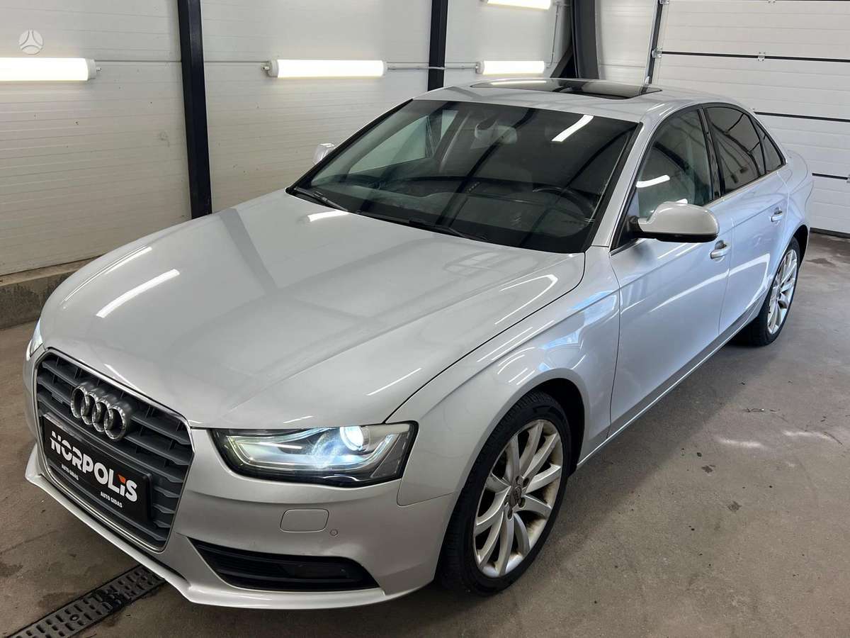 Audi A4, 2.0 l., Седан