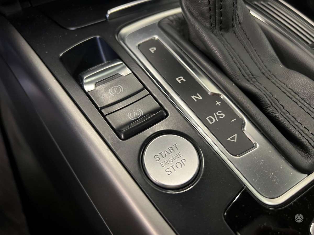 Audi A4, 2.0 l., Седан