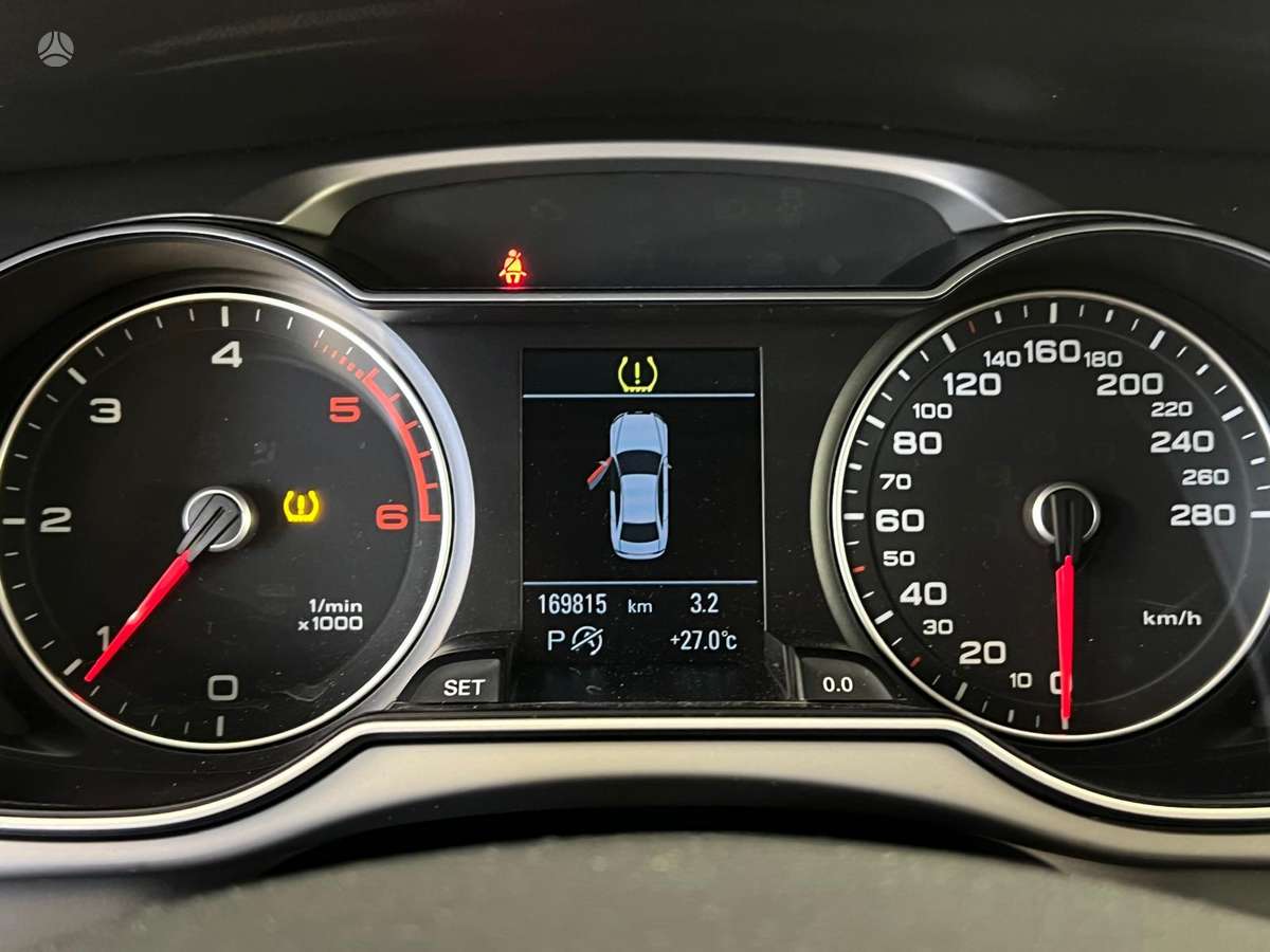 Audi A4, 2.0 l., Седан
