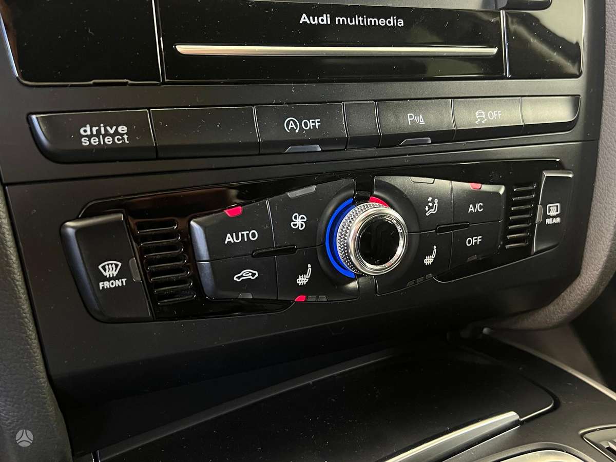 Audi A4, 2.0 l., Седан