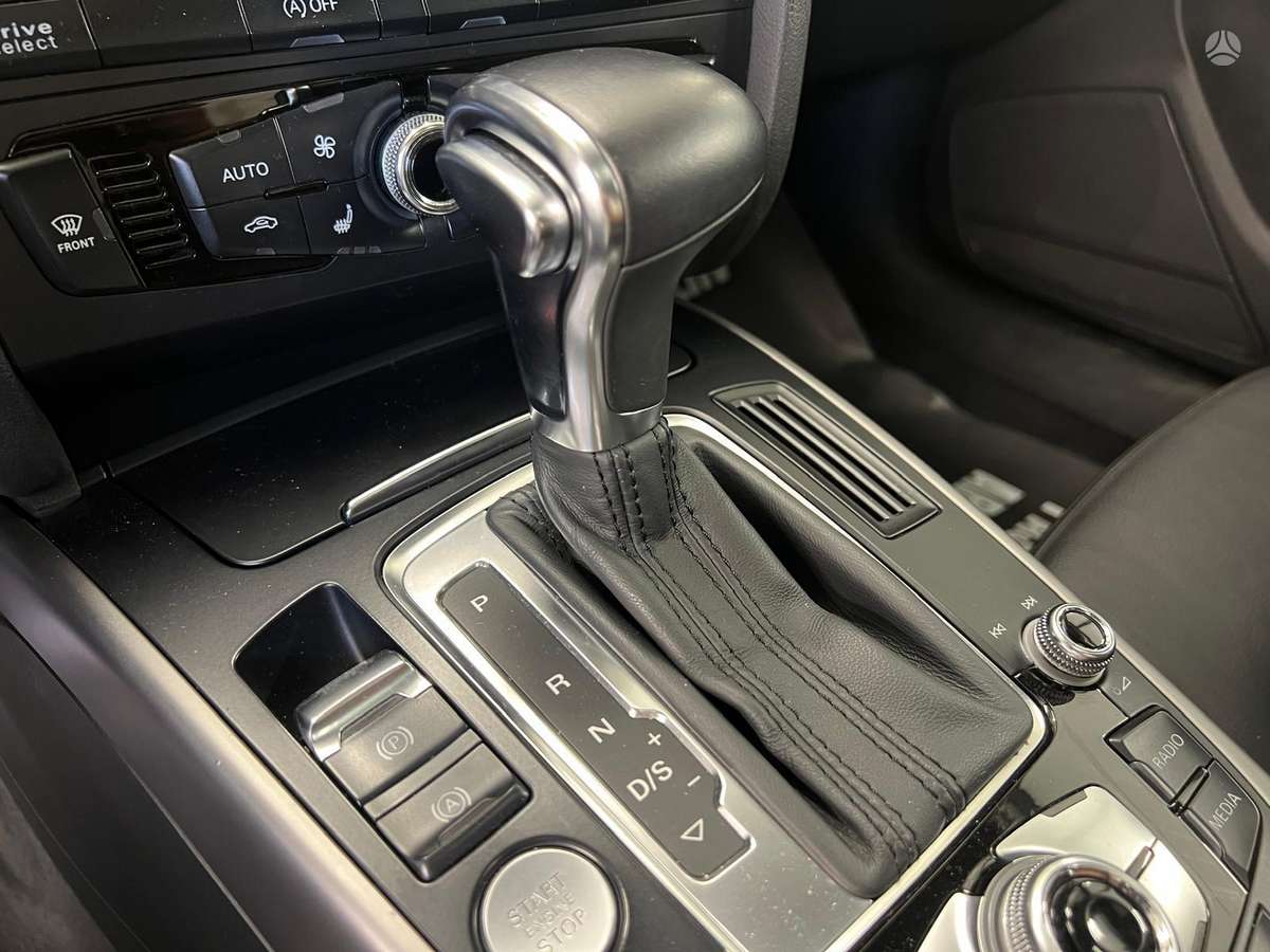 Audi A4, 2.0 l., Седан