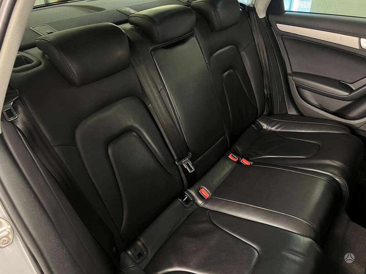 Audi A4, 2.0 l., Седан