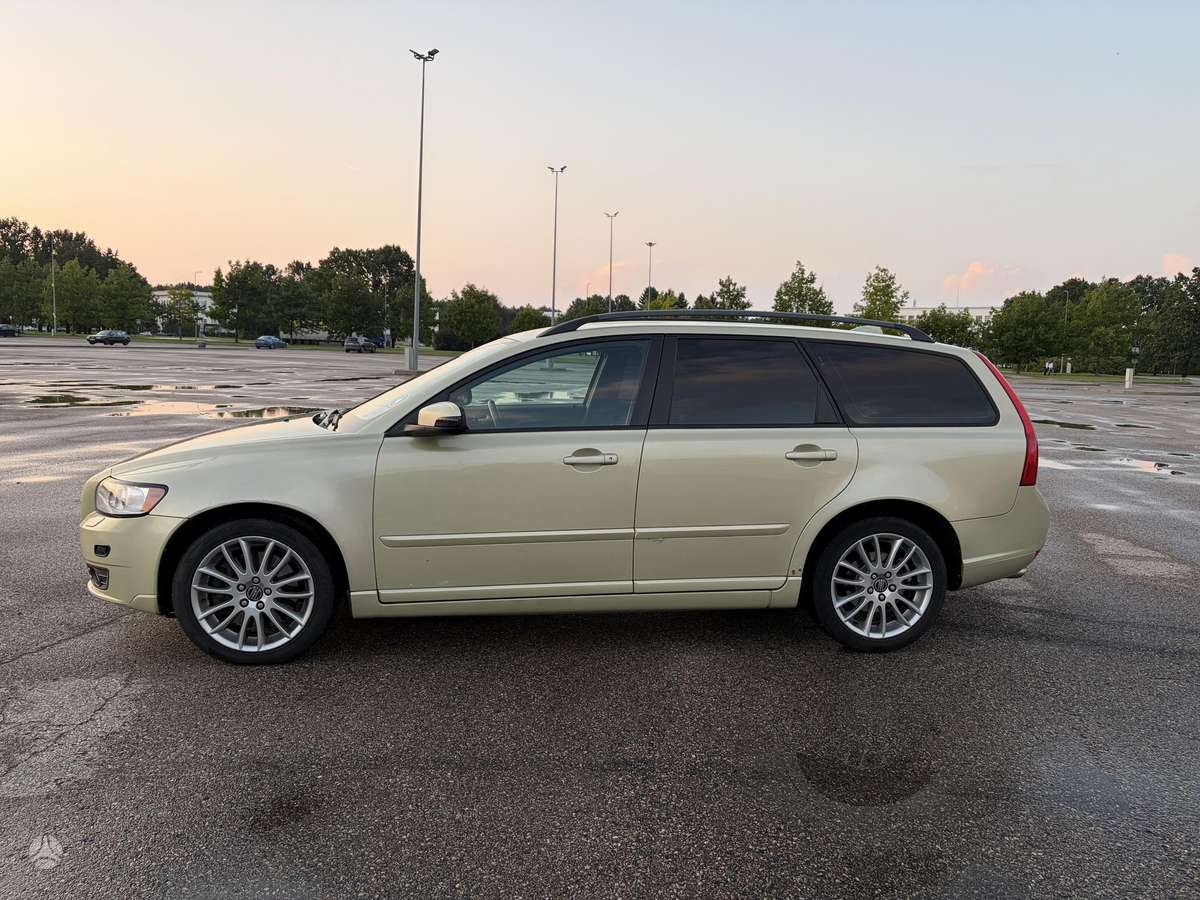 Volvo V50, 2.5 l., wagon