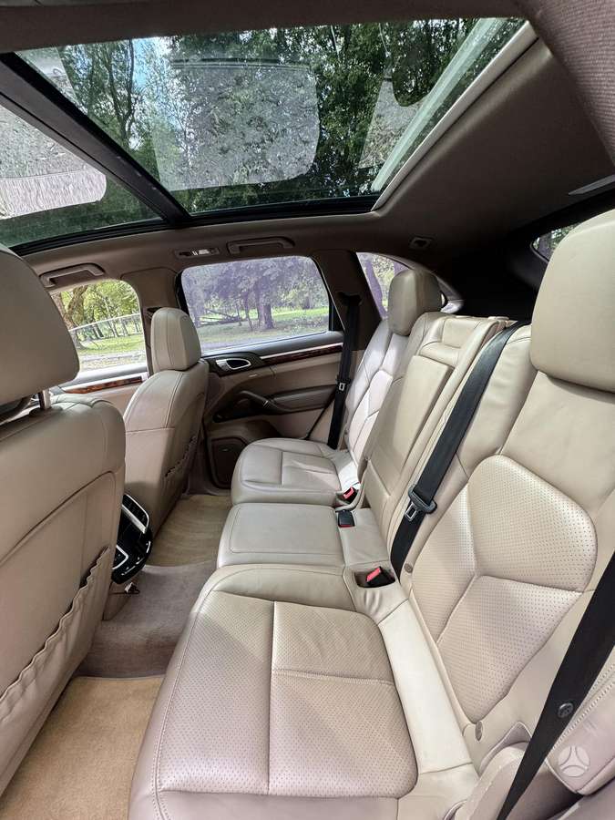 Porsche Cayenne - 11