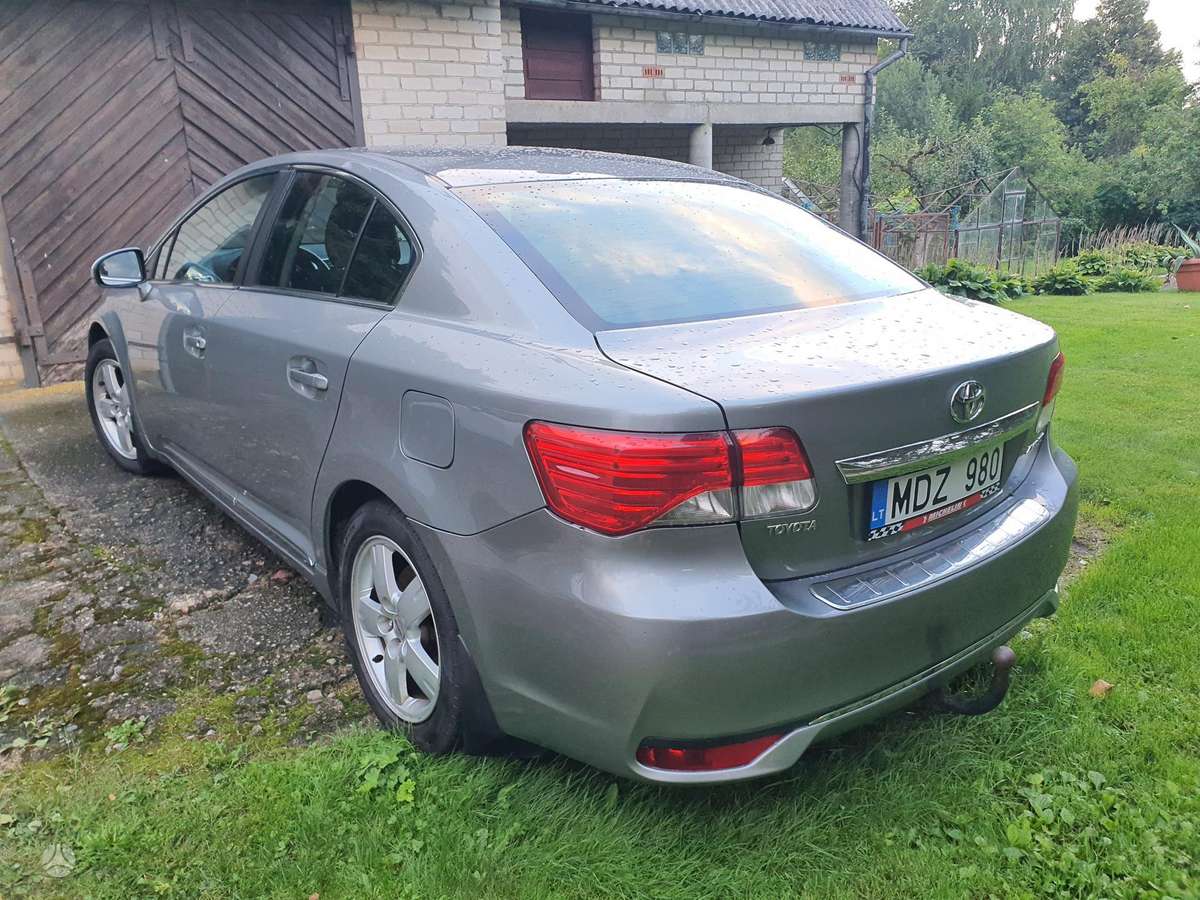Toyota Avensis - 1