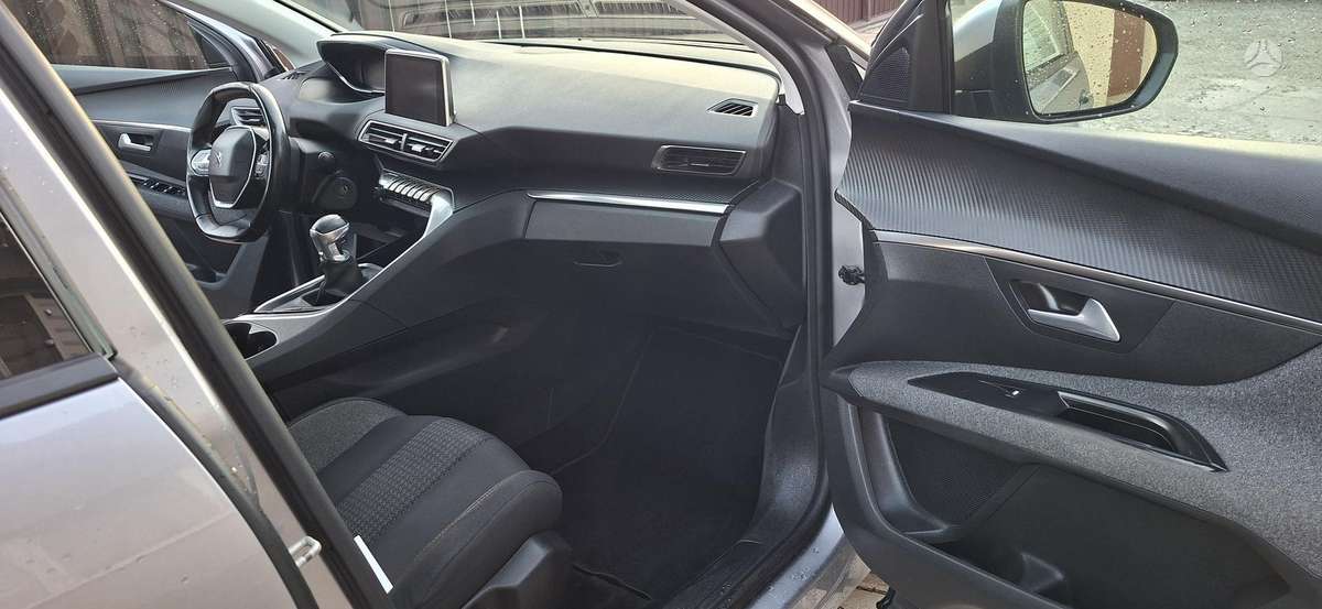 Peugeot 5008 - 9