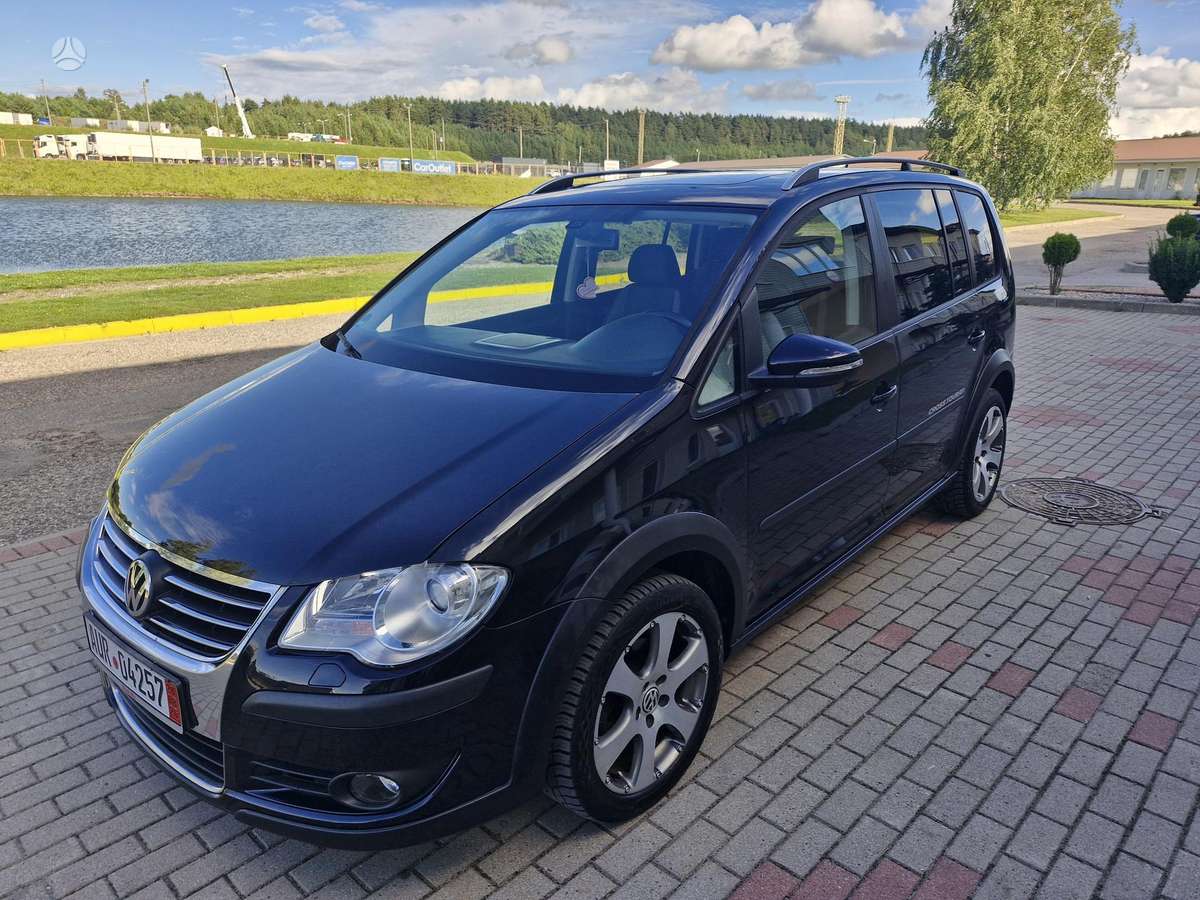 Volkswagen Cross Touran - 1