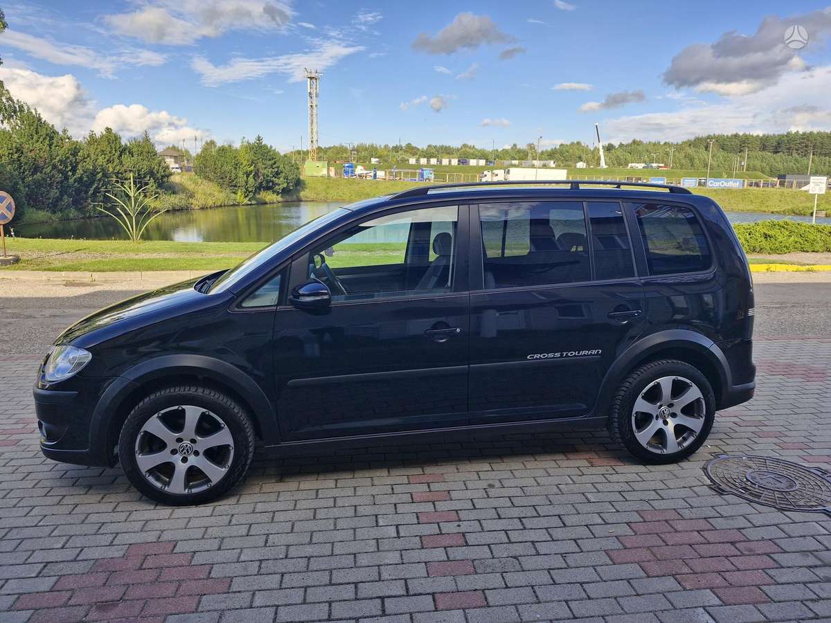 Volkswagen Cross Touran - 2