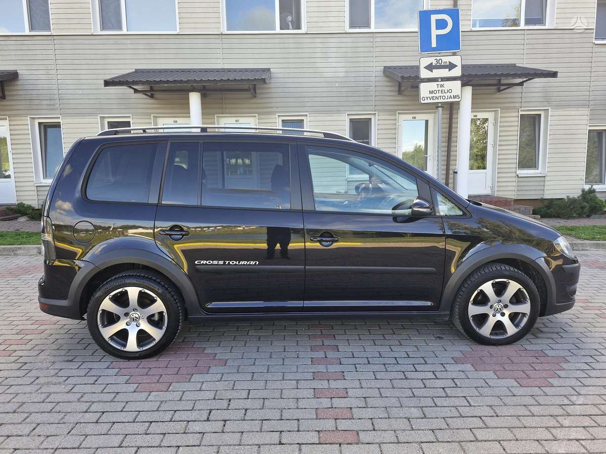 Volkswagen Cross Touran - 4