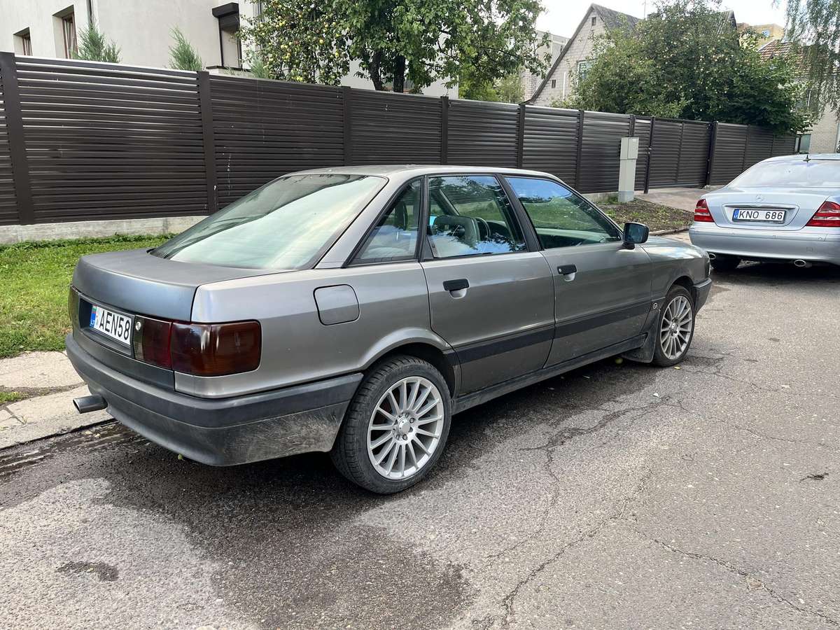 Audi 80, 1.8 l., Седан