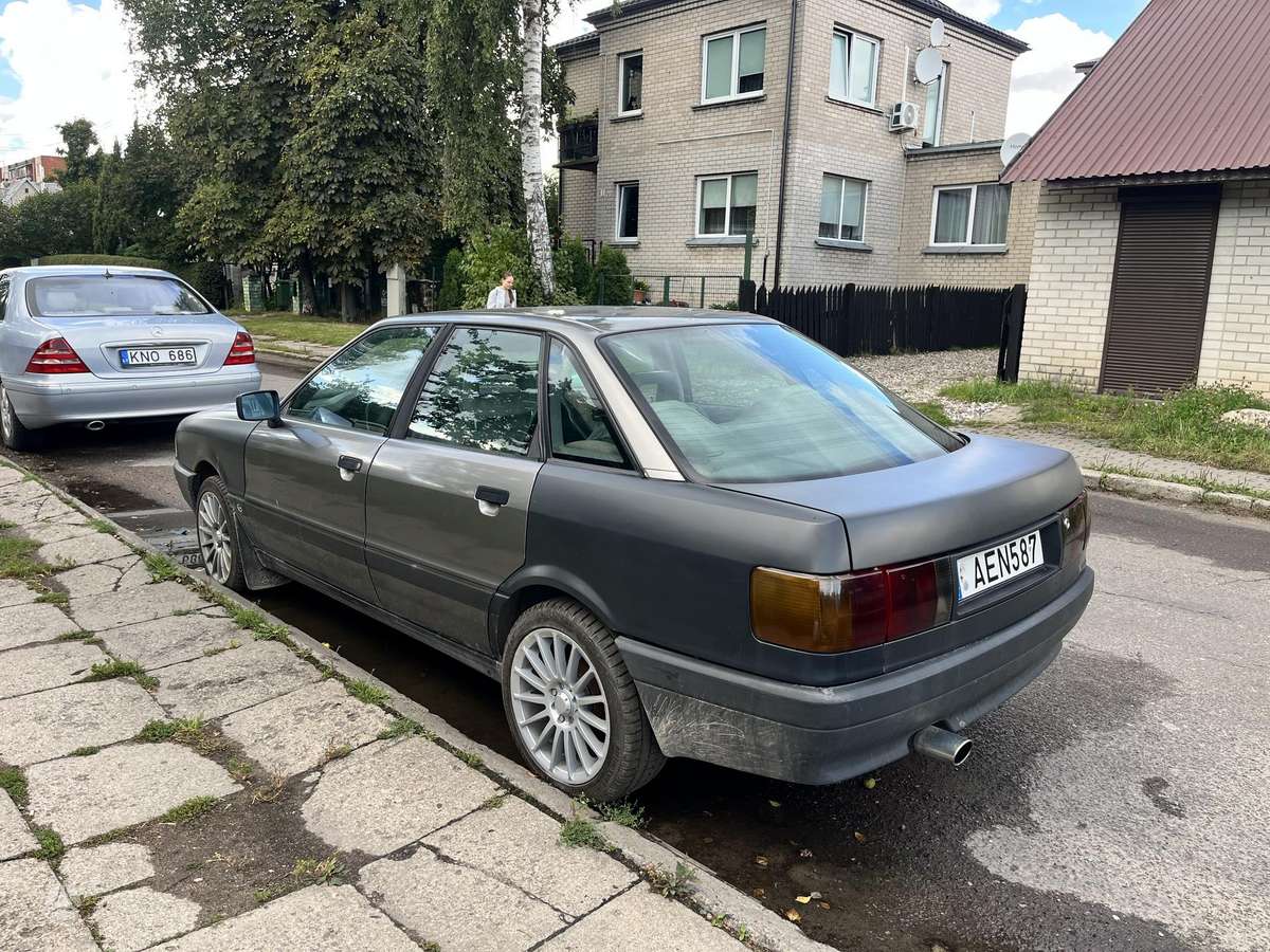 Audi 80, 1.8 l., Седан