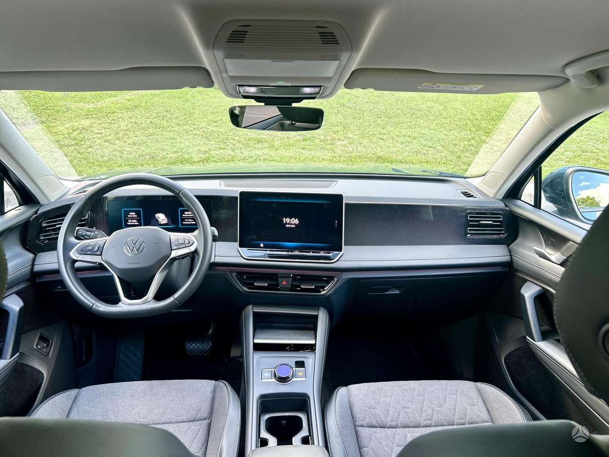 Volkswagen Tiguan - 11
