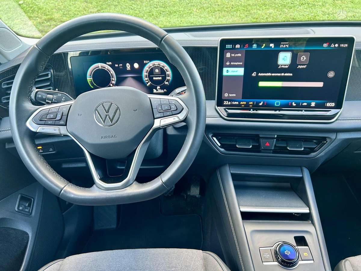 Volkswagen Tiguan - 10