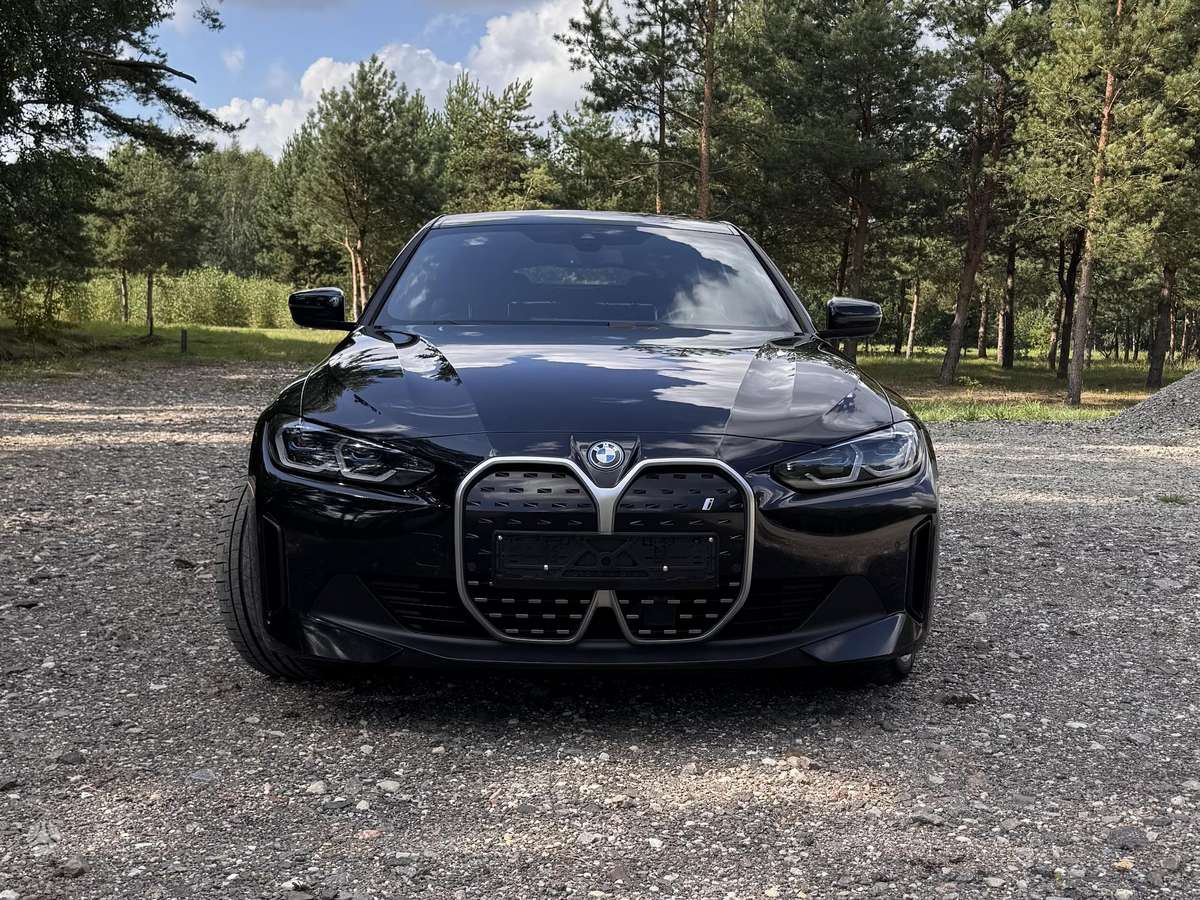 BMW i4, 84 kWh, hatchback