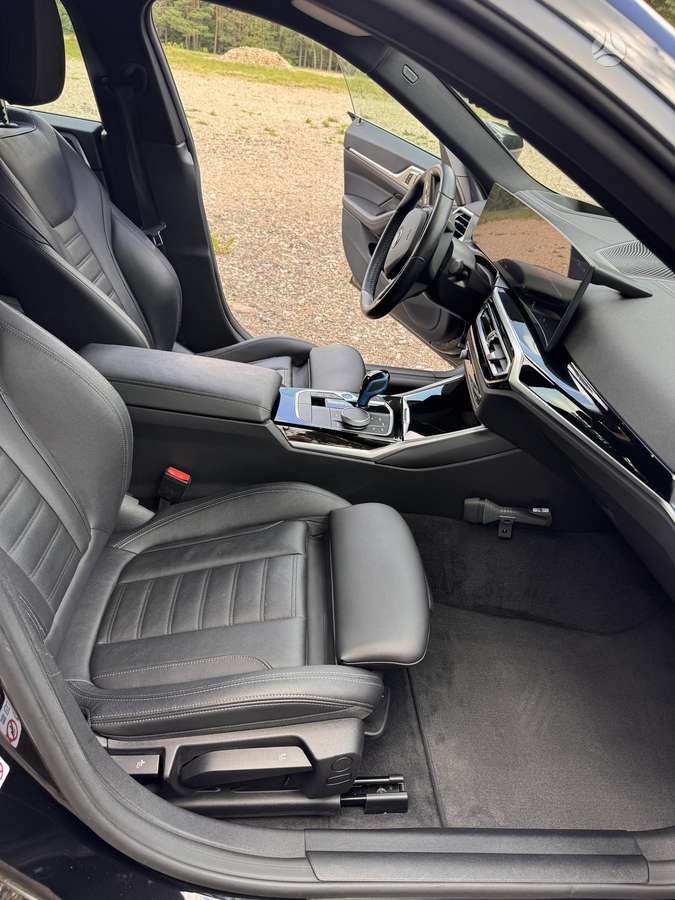 BMW i4, 84 kWh, hatchback