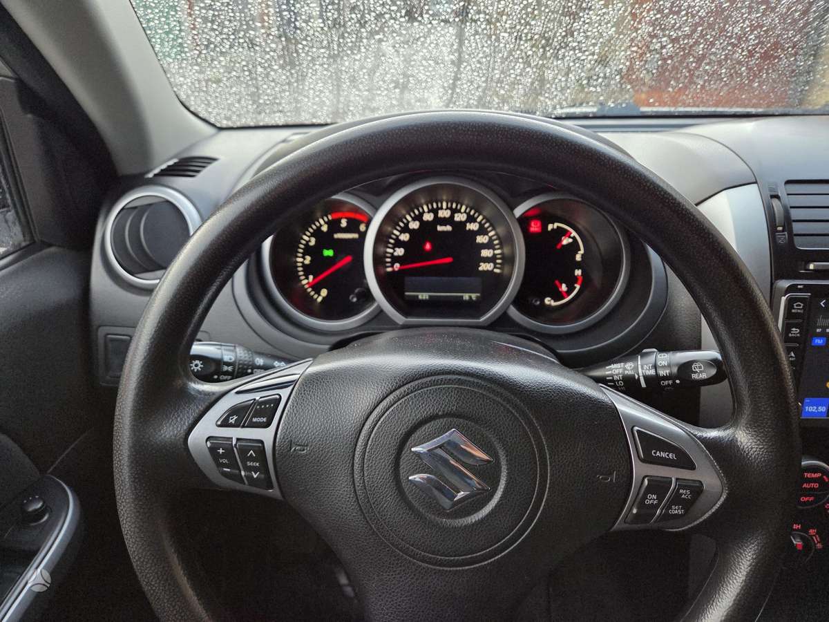 Suzuki Grand Vitara - 12