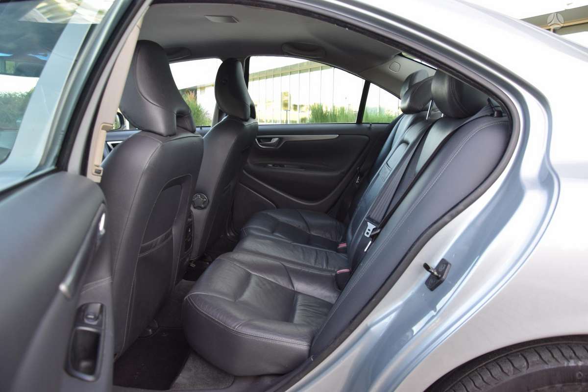 Volvo S60, 2.4 l., Седан