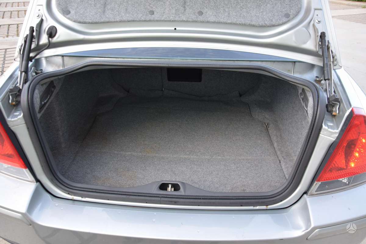 Volvo S60, 2.4 l., Седан