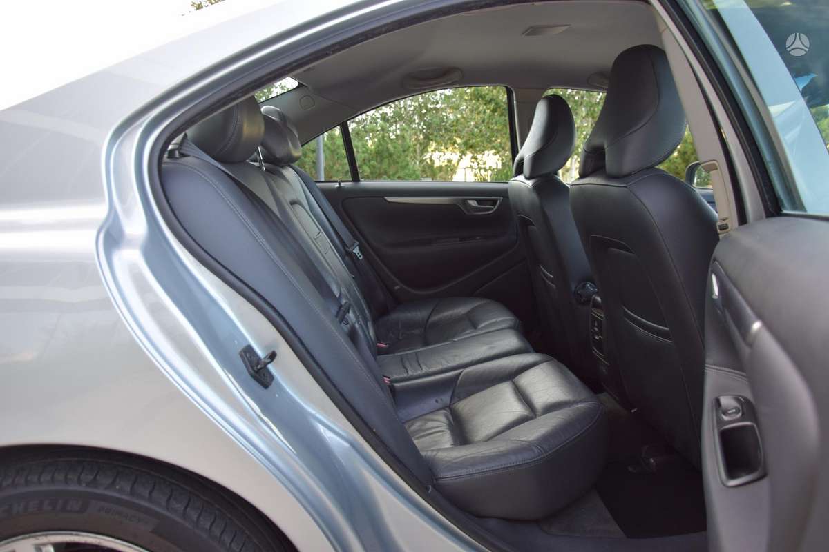 Volvo S60, 2.4 l., Седан