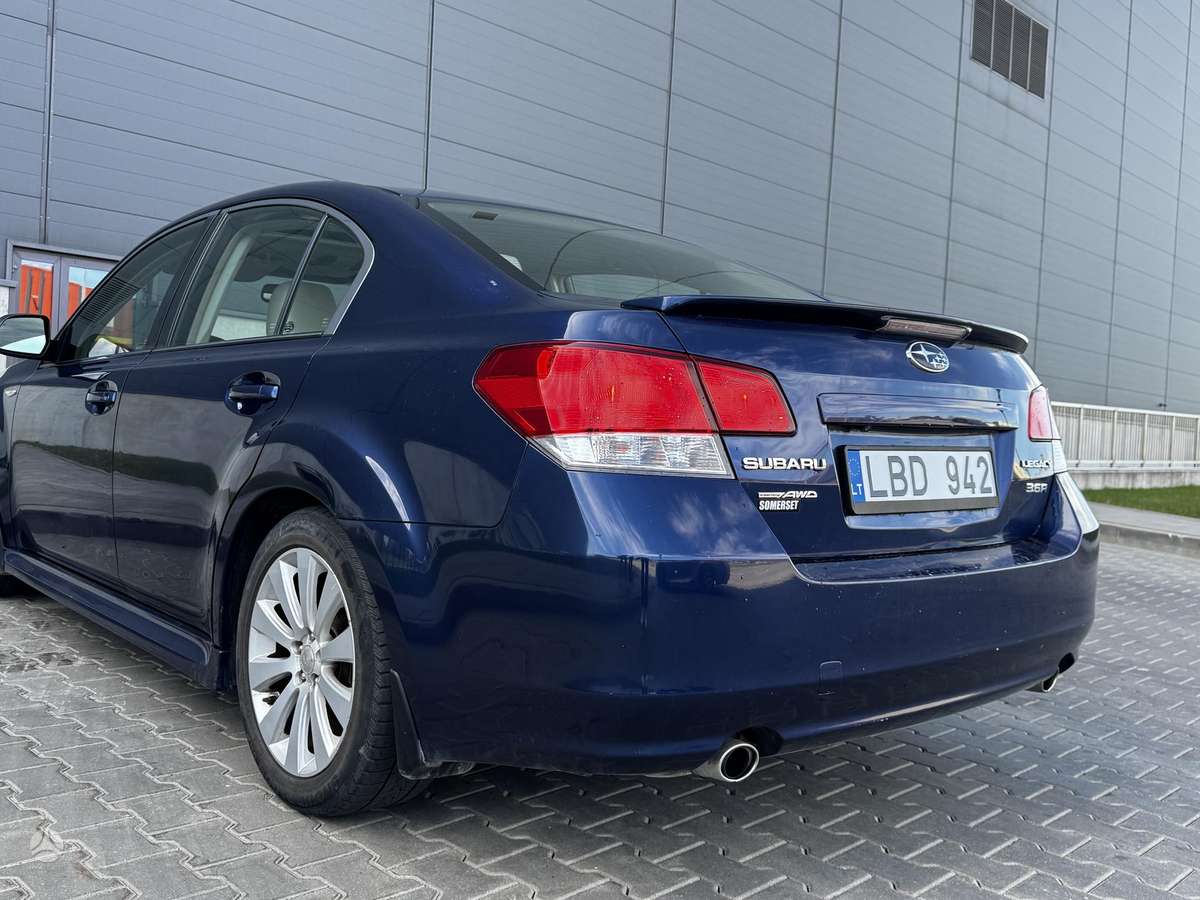 Subaru Legacy - 8