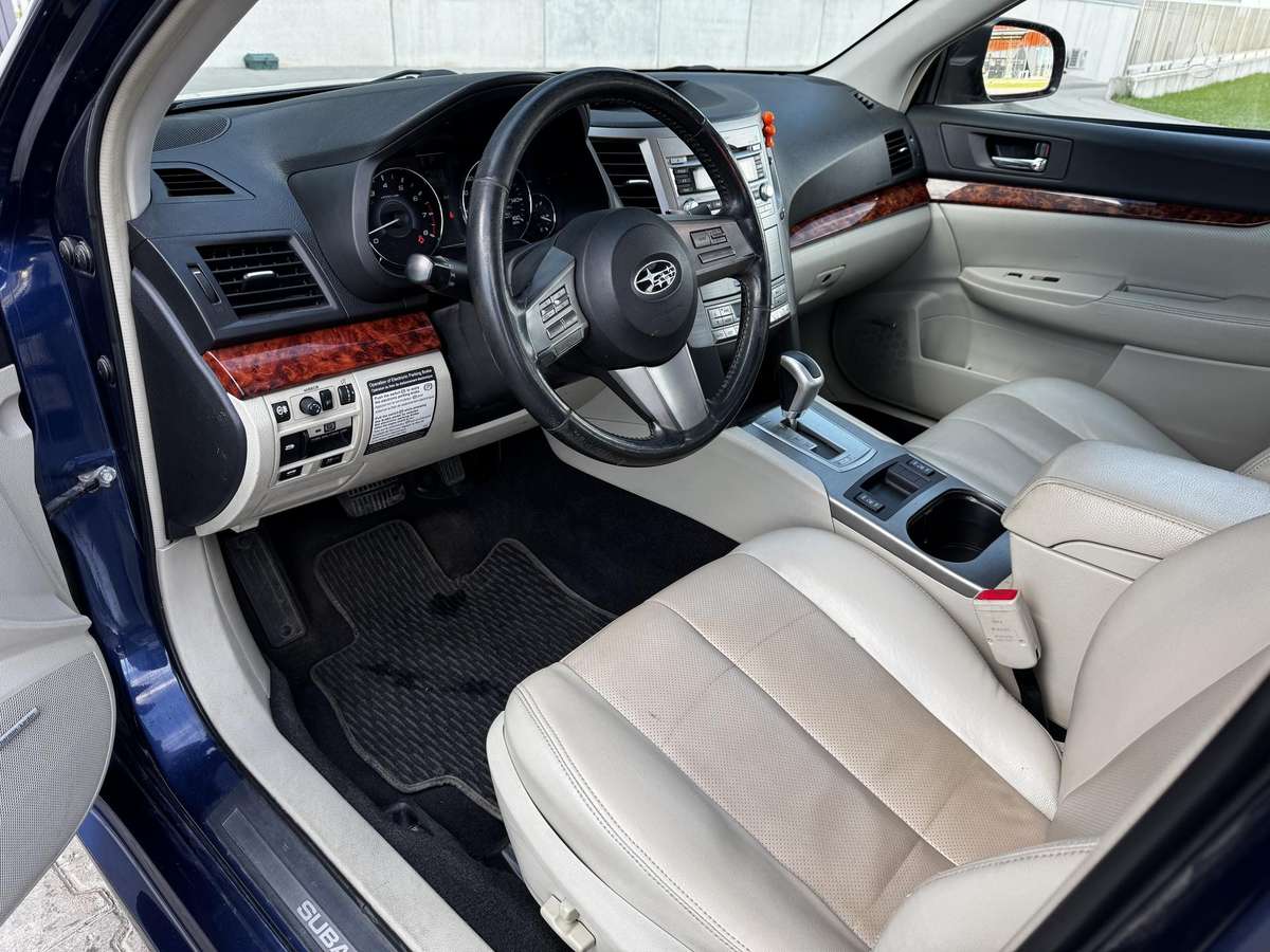 Subaru Legacy - 11