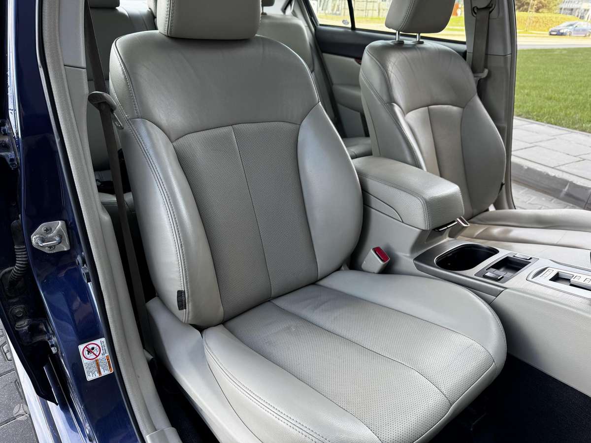 Subaru Legacy, 3.6 l., Седан