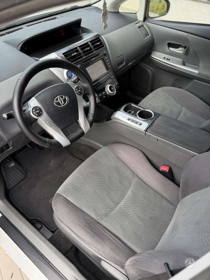 Toyota Prius+ - 9