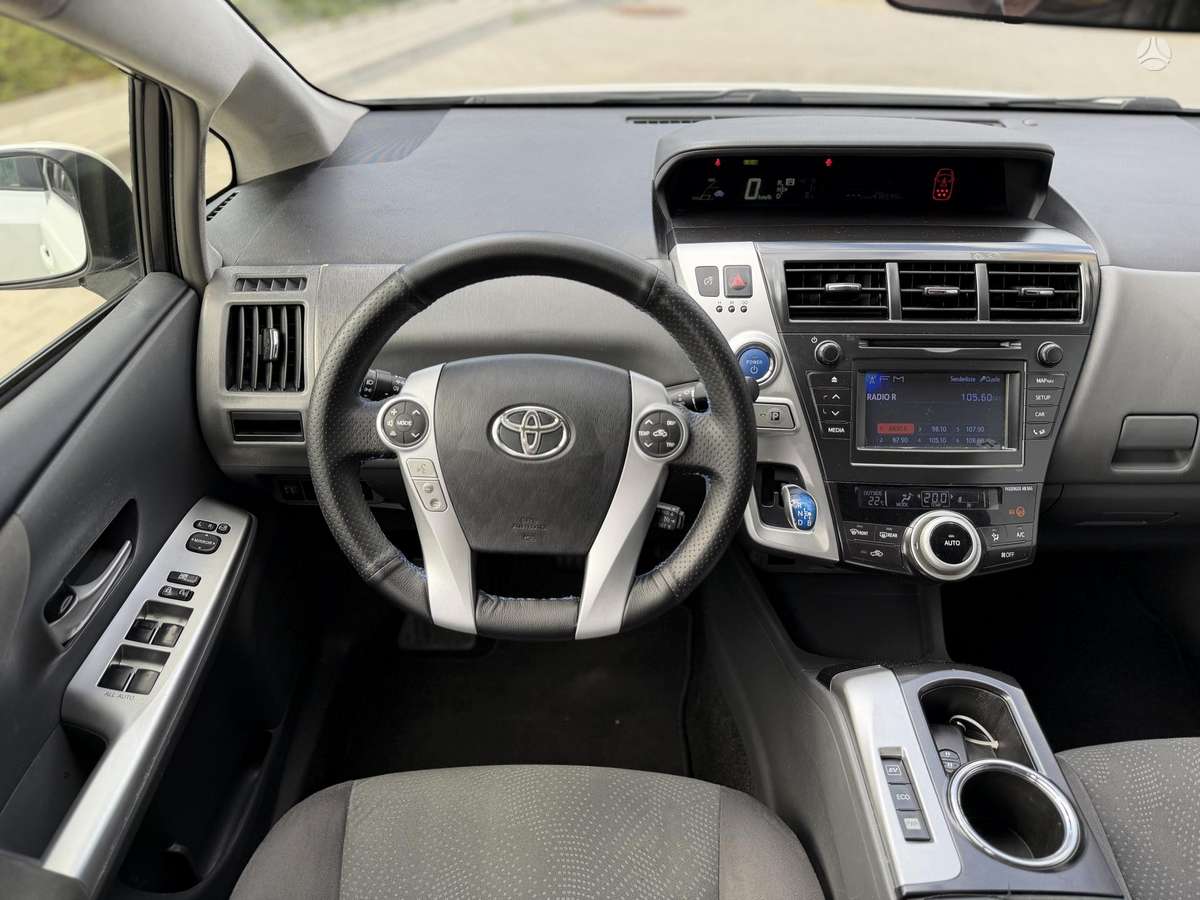 Toyota Prius+ - 10